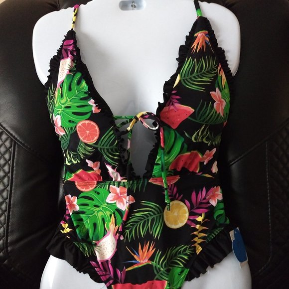 🆕Swimsuit - Picture 1 of 7